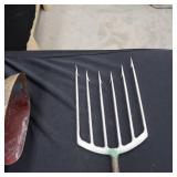 ~VINTAGE~ ICE AUGER AND SPEAR