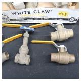 LOT OF BALL VALVES AND MISCELLANEOUS VALVES