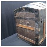 VINTAGE TRUNK