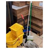 Rubbermaid Commercial Mop Bucket with Wringer, O-Cedar Mop Bucket, Mop, Sponge Mop