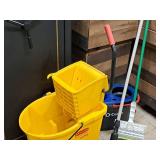 Rubbermaid Commercial Mop Bucket with Wringer, O-Cedar Mop Bucket, Mop, Sponge Mop