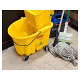Rubbermaid Commercial Mop Bucket with Wringer, O-Cedar Mop Bucket, Mop, Sponge Mop