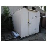Freezer Building 93"x116"x95"