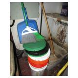 Contents of Closet (see all pics)