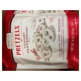 I 1 - Creative Snacks Co. Yogurt Peppermint Pretzels 9 oz (255g) - 6 Pack