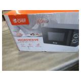 Commercial Chef 0.7 Cu. Ft. 700-Wat...