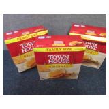 3- 20.7 oz Town House Original Crac...