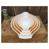 Beautiful PYREX Yellow/Orange Sunflower 4 Pc Nesting Bowls