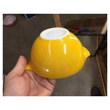 Beautiful PYREX Yellow/Orange Sunflower 4 Pc Nesting Bowls