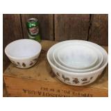 Vintage PYREX "Ameircana" 3 + 1 Mixing Bowls