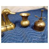 6 Pieces of brass items