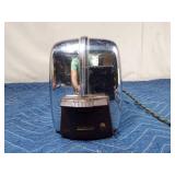 Vintage toaster by Toastmaster Product Division, McGraw Electric Co., Elgin Illinois. No. A 2169518, Model 1B14