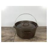 Cast Iron Dutch Oven with Lid, Handle & Feet on the Bottom