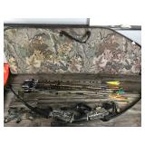Compound Bear Hunter Bow, Padded Case, Extra Sight, 2 Releases, Quiver with 8 Arrows, Double sided Vest & Forearm Safety Strap