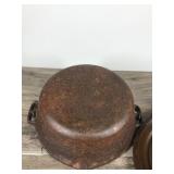 Vintage Griswold Cast Iron Dutch Oven