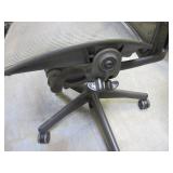 HERMAN MILLER AERON OFFICE CHAIR