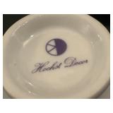Pair of Höchst Decor Demitasse Teacups and Saucers