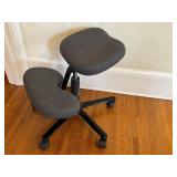Postmodern HAG Sit Smart Adjustable Swivel Balans Kneeling Posture Chair