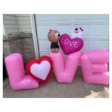 New LOVE Inflatable / Blow Up Yard Decoration