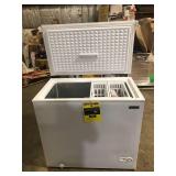 Magic Chef 7.0 cu. ft. Chest Freezer in White Damaged  Customer Returns See Pictures