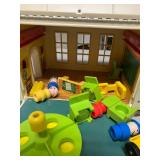 Fischer Price school house w/people