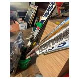 Hockey sticks, ski