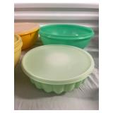 Lot of 4 Vintage Tupperware Bowls