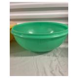Lot of 4 Vintage Tupperware Bowls