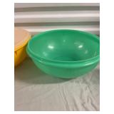 Lot of 4 Vintage Tupperware Bowls
