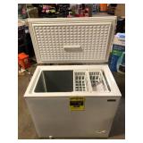 Magic Chef 7.0 cu. ft. Chest Freezer in White Damaged  Customer Returns See Pictures