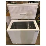 Magic Chef 7.0 cu. ft. Chest Freezer in White Customer Returns See Pictures