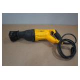 DeWalt DWE305 Variable Speed Reciprocating Saw