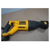 DeWalt DWE305 Variable Speed Reciprocating Saw