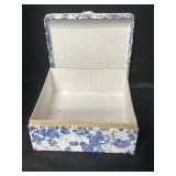 White 3 Cube Storage Tower, White Plastic 3 Drawer Storage (small desktop size), Blue and White Decorative Storage Box