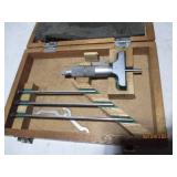 Mitutoyo .001" depth Guage micromet...