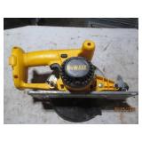 Cordless Dewalt circular saw *no ba...