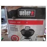 New in box Weber Smokey Joe 14" cha...
