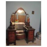 Intricately carved Detail vintage Q...