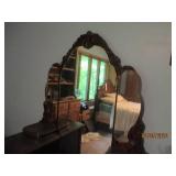 Intricately carved Detail vintage Q...