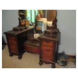 Intricately carved Detail vintage Q...