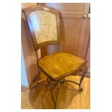 Beautiful Breakfast Table & 4 Chairs