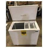 Magic Chef 7.0 cu. ft. Chest Freezer in White Customer Returns See Pictures
