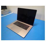 Apple MacBookPro15,1 A1990 MR932LL/A // INTEL(R) CORE(TM) I7-8750H CPU @ 2.20GHZ // 16GB RAM // 251GB SSD // 15" screen with 3360 x 2100 Resolution // Includes IOS and Charger