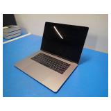 Apple MacBookPro14,3 A1707 MPTR2LL/A // INTEL(R) CORE(TM) I7-7700HQ CPU @ 2.80GHZ // 16GB LPDDR3 SDRAM // 251GB SSD // 15" screen with 3360 x 2100 Resolution // Includes IOS and Charger