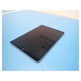 Apple A1709 Ipad Pro 10.5 // 64GB of storage // Includes Charging Cable