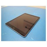 Apple iPad 5th Gen A1822 // 32GB of storage // WIFI Only // Includes Charging Cable