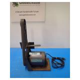 Montgomery Ward YWL-45200 Belt Sander // No buttons, switches or settings, just plug-in and go