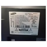 Samsung UN32H5203AF Smart TV // 31.5" screen with 1920 x 1080 HD Resolution // Includes power cable and remote