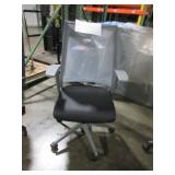 9 TO 5  OFFICE CHAIRS