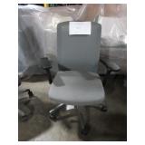 9 TO 5  OFFICE CHAIRS